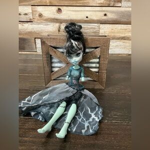 Monster High Ghouls Rule Frankie Stein Doll